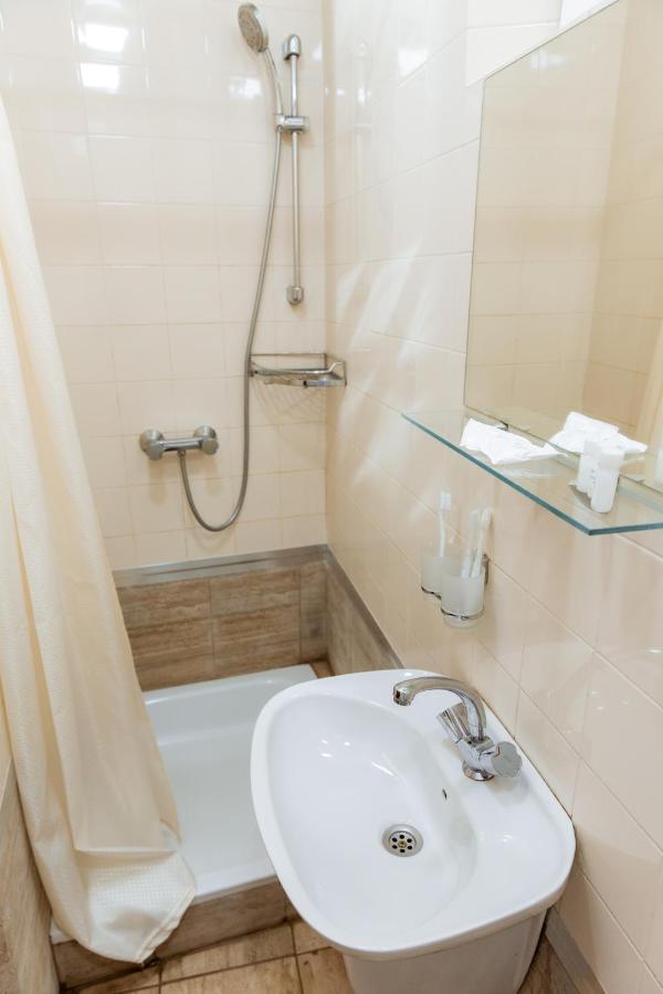 Stella Hotel Tashkent Esterno foto
